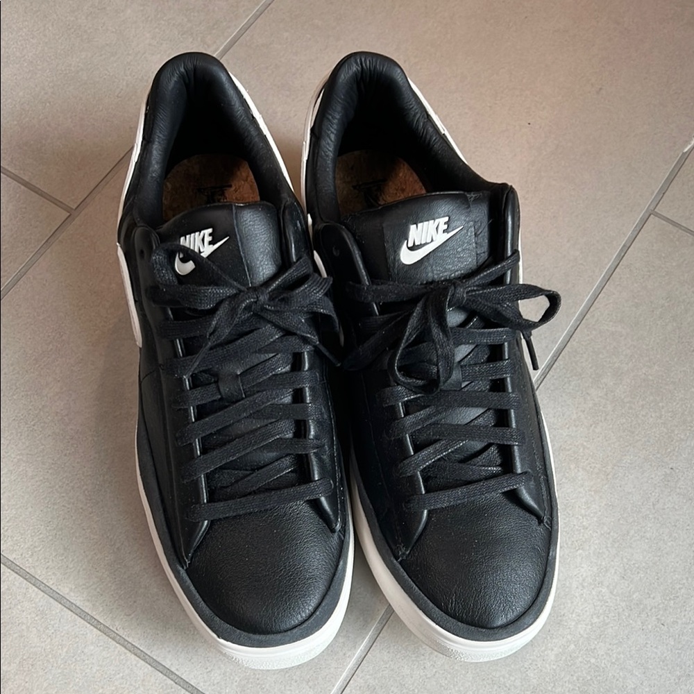 Nike Black and White Men's Sneakers